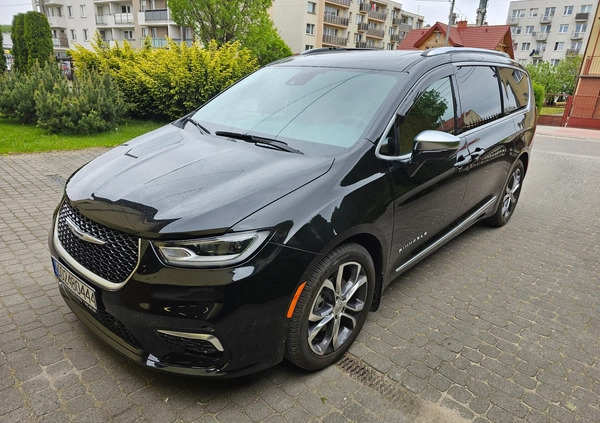 pomorskie Chrysler Pacifica cena 311067 przebieg: 18126, rok produkcji 2022 z Sulejówek